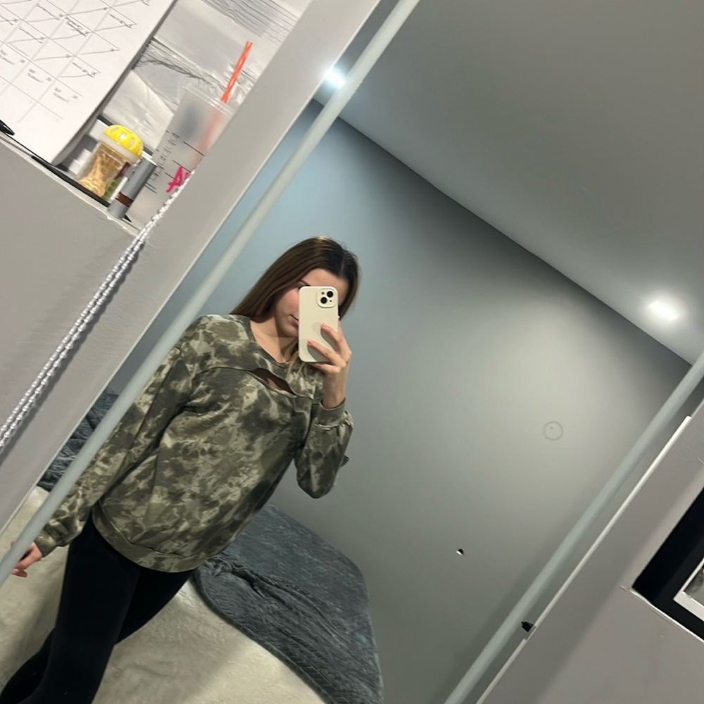Women’s loose long sleeve